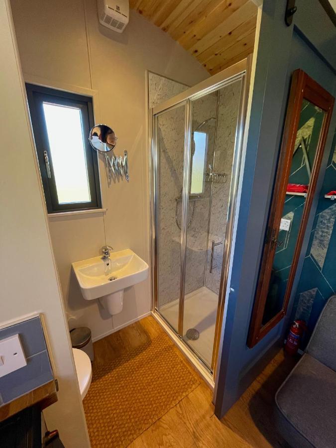 Stepping Stones Glamping Little Red Hotel Bantry Exterior photo